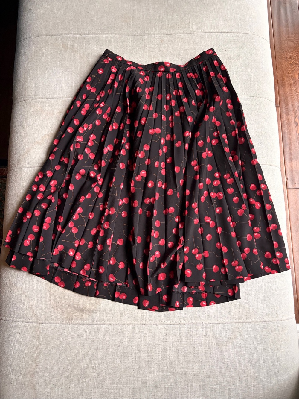 Black Cherry Print Pleated Skirt